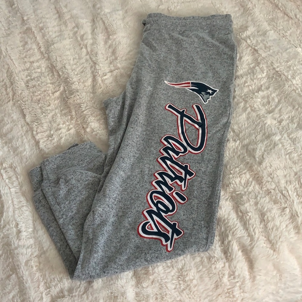 Women’s New England Patriots lounge pants